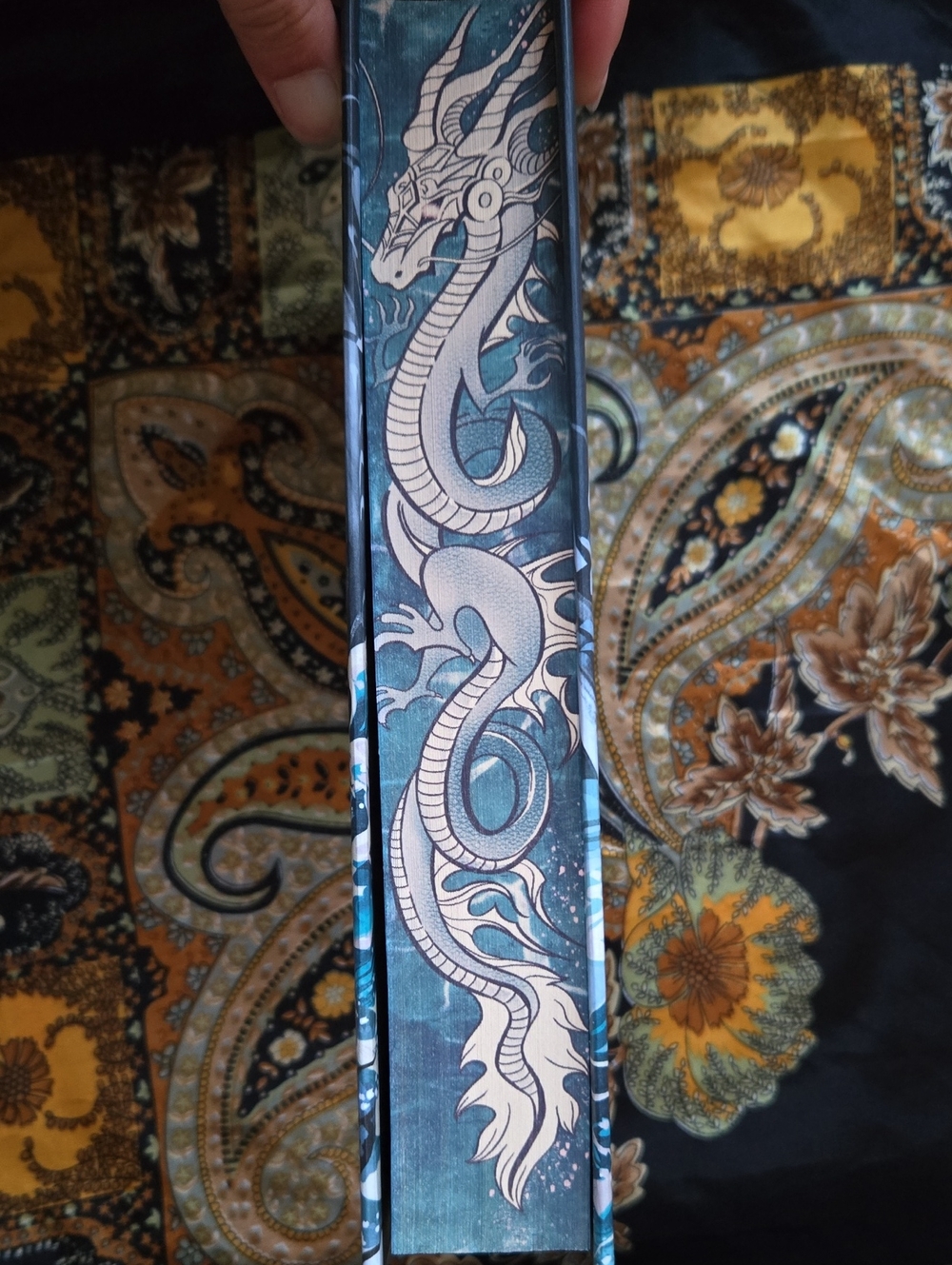 Stunning Illumicrate Of Jade And Dragons exclusive edition by Amber Chen - Picture 4 of 8